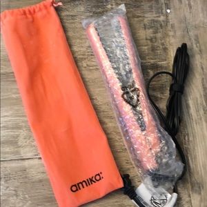 Amika peach hair straightener